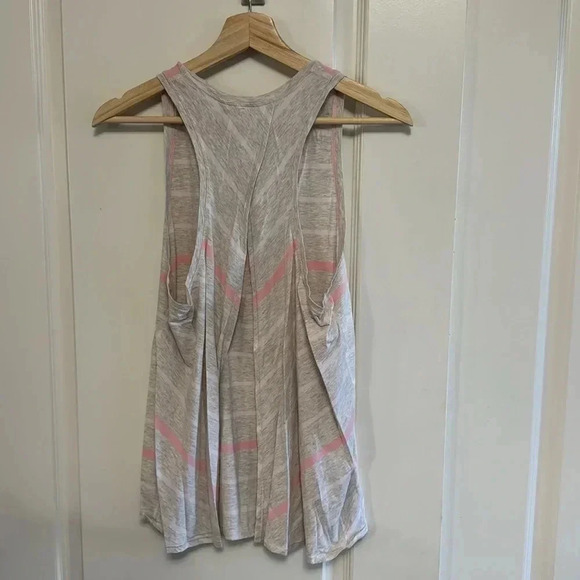 Lululemon open back top - Picture 4 of 5